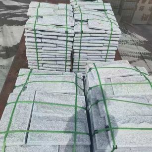 鹤岗 芝麻白蘑菇石装车出货