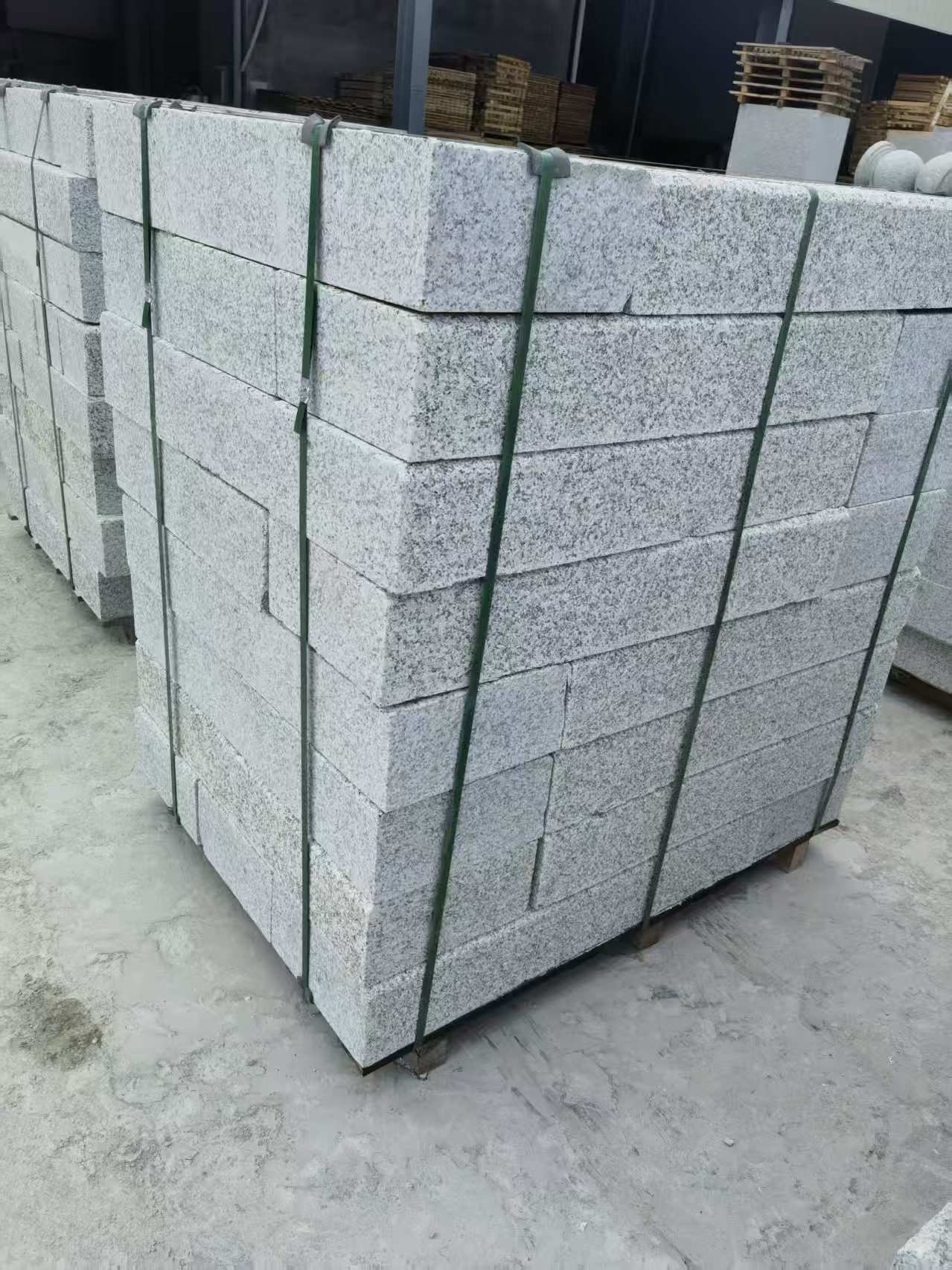 鹤岗 芙蓉白火烧两面路沿石