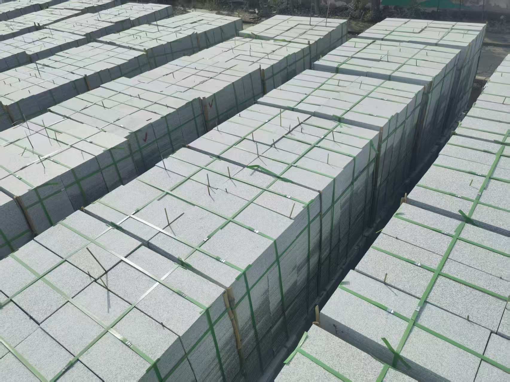 鹤岗 芝麻白1.8公分火烧300*600地铺，清仓大甩卖