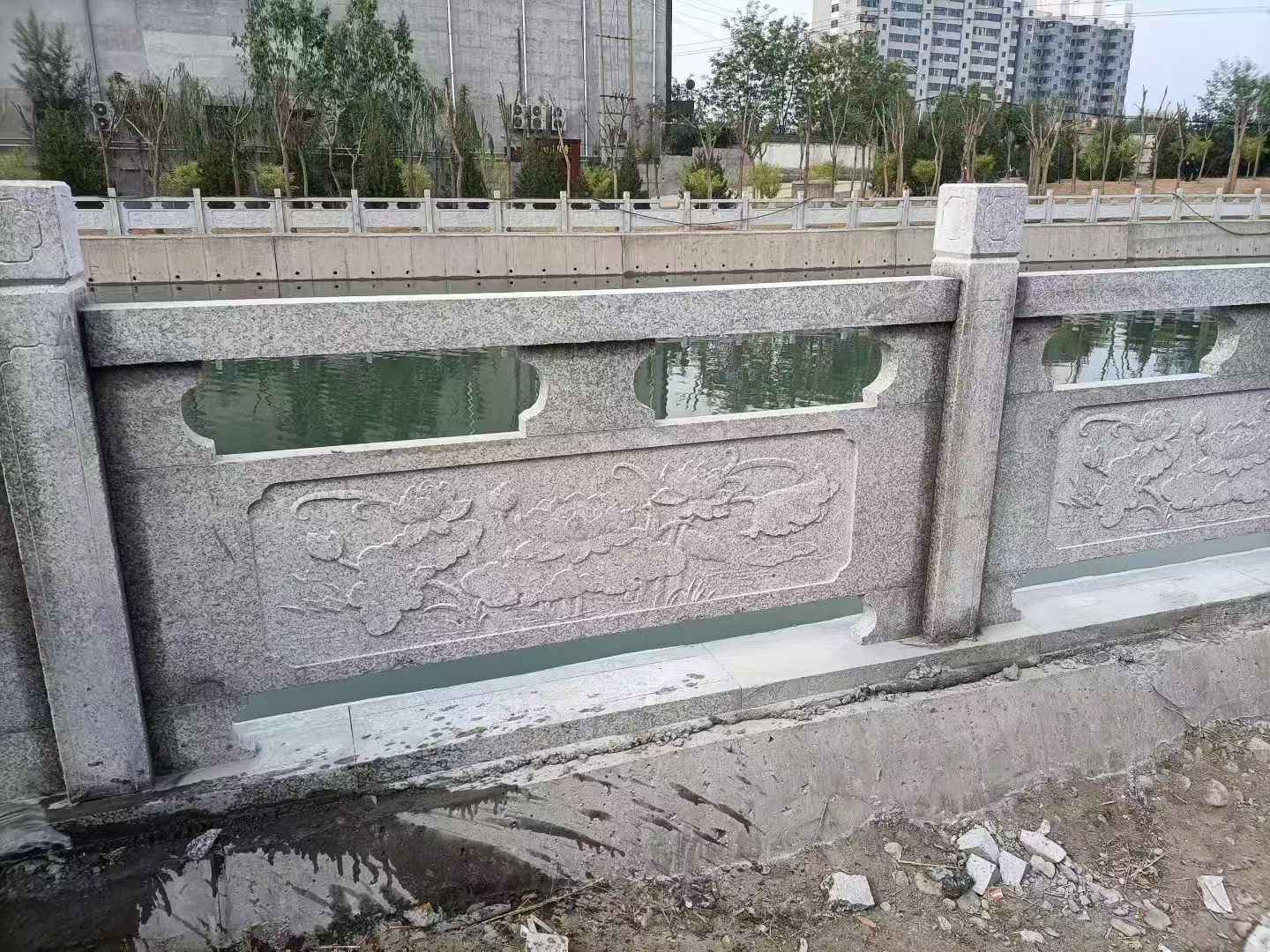 鹤岗 芙蓉白大花桥梁、河道，石材栏杆、围栏、护栏