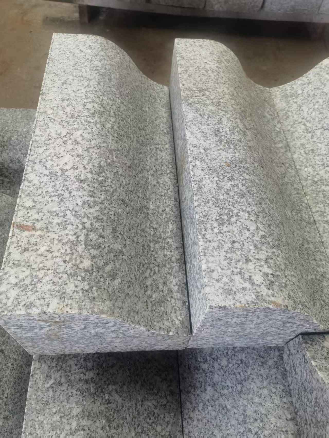 鹤岗芙蓉白S型拉丝面路沿石