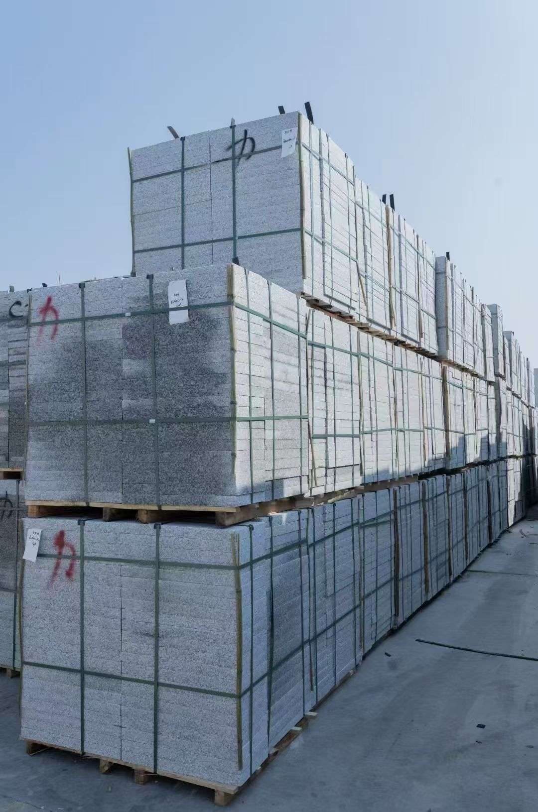 鹤岗 芙蓉白、大花白、小白花荔枝面成品地铺石