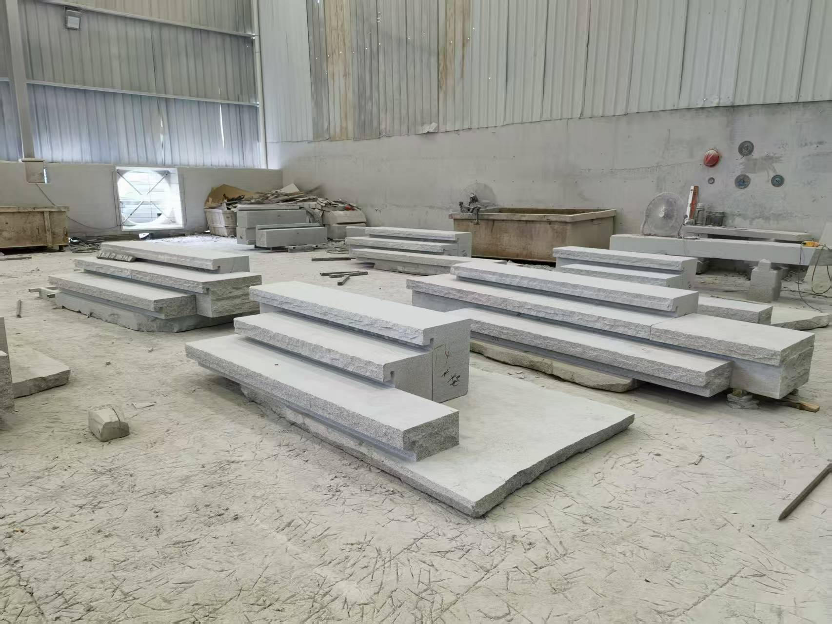 鹤岗 整石台阶（大面火烧+侧面自然面），出货前厂内拼装