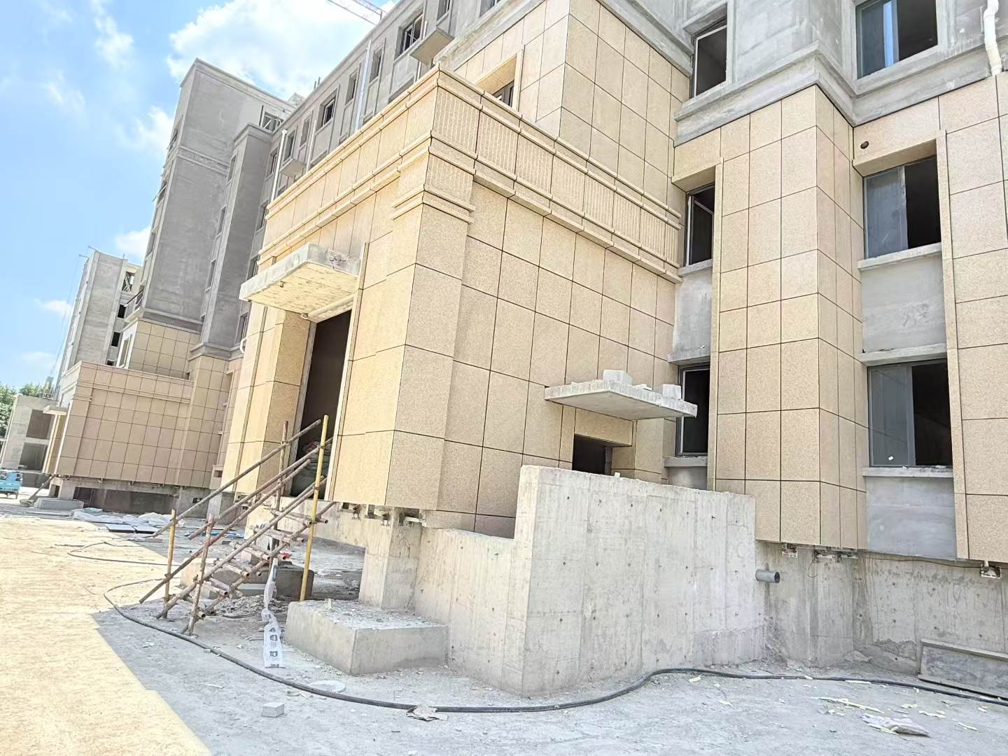 鹤岗 黄金麻干挂，工地实拍
