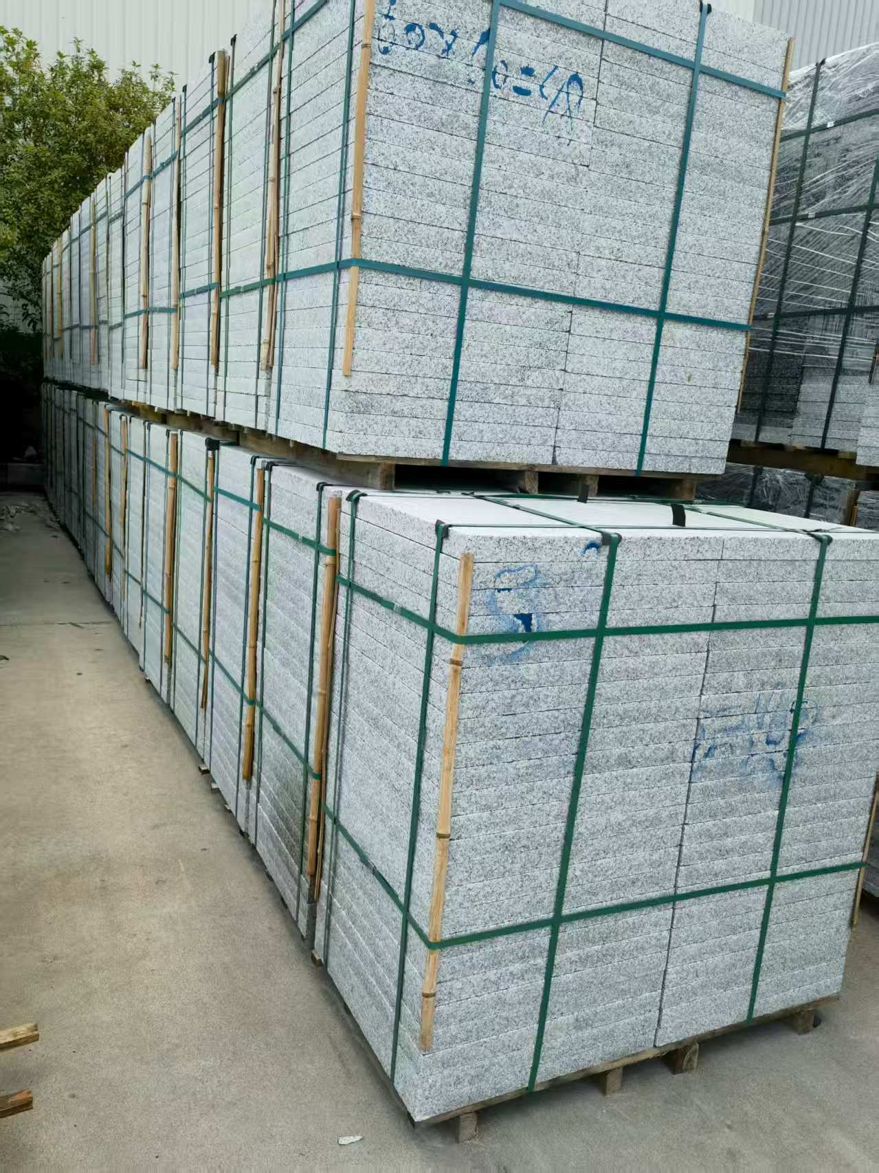 鹤岗 大花芙蓉白火烧成品，市政园林广场地铺石