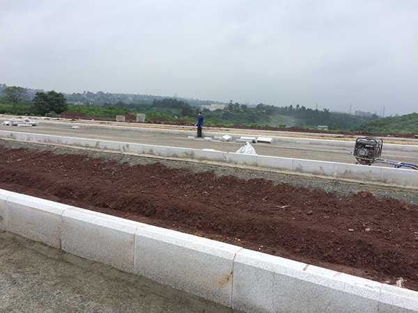 鹤岗花岗岩路沿石在市政道路上的应用