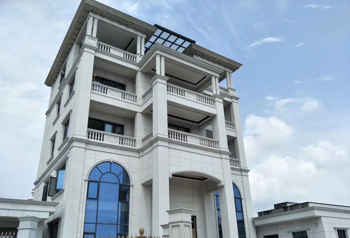 鹤岗芝麻白别墅干挂效果展示